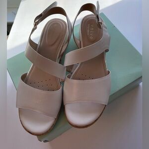 Easy Spirit  Evolve white leather sandals US 10W